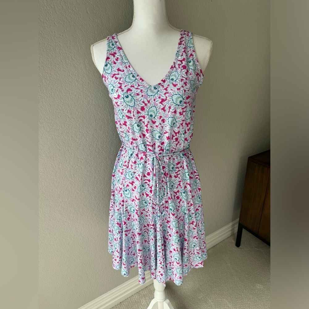 - Loft NWOT medium petite dress with tie waist included, perfect for summer